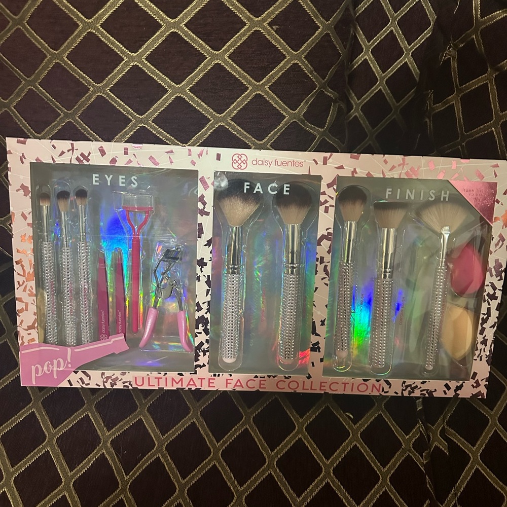 Makeup brushes